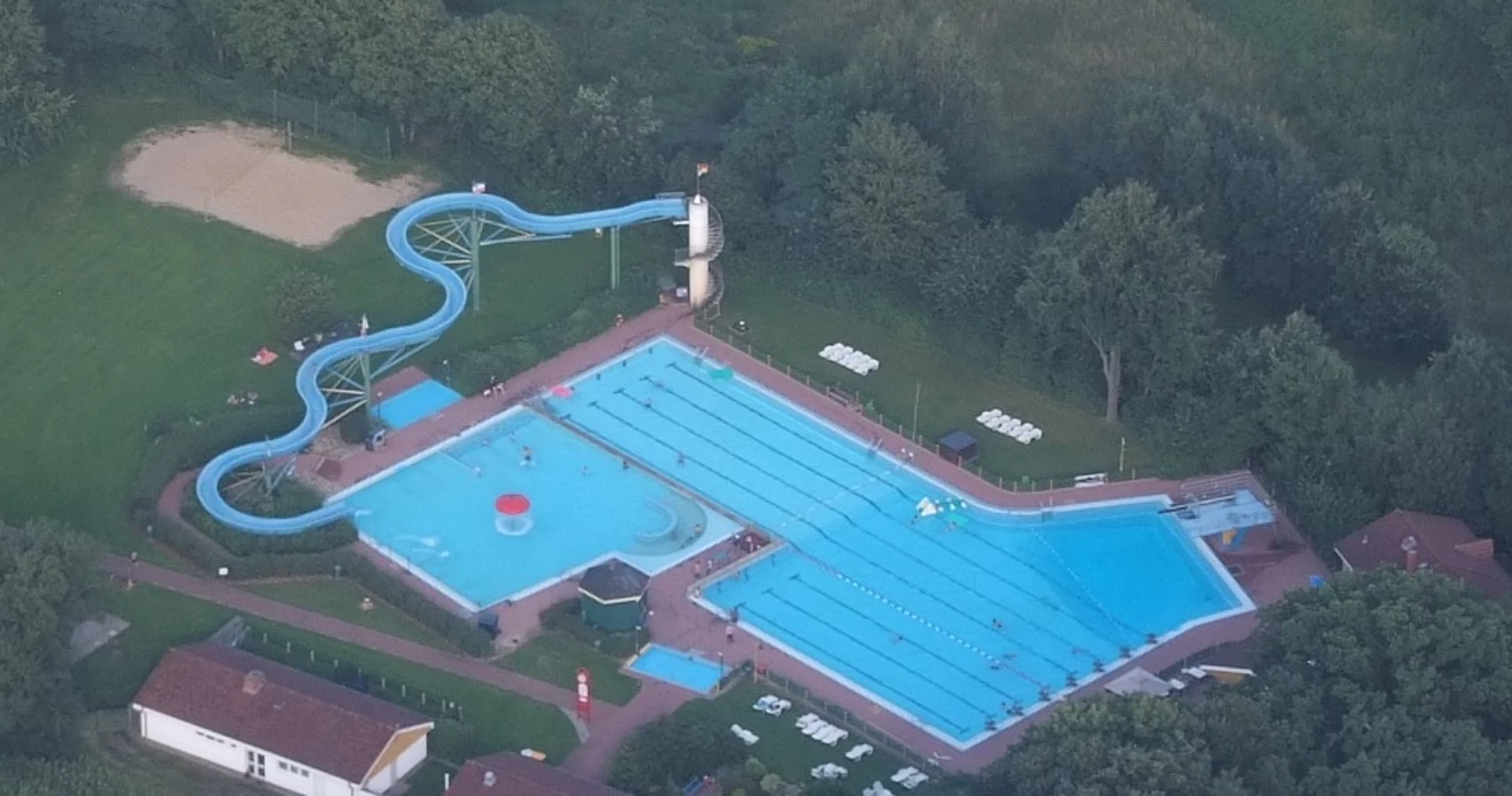 Luftaufnahme Schwimmbad Albersdorf