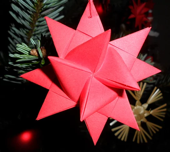 Fröbelstern ein roter Fröbelstern