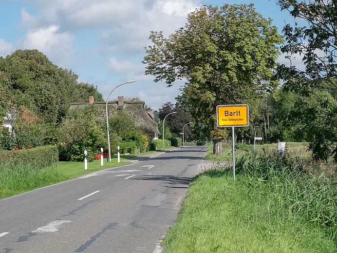 Ortseinfahrt Barlt Ortseinfahrt Barlt