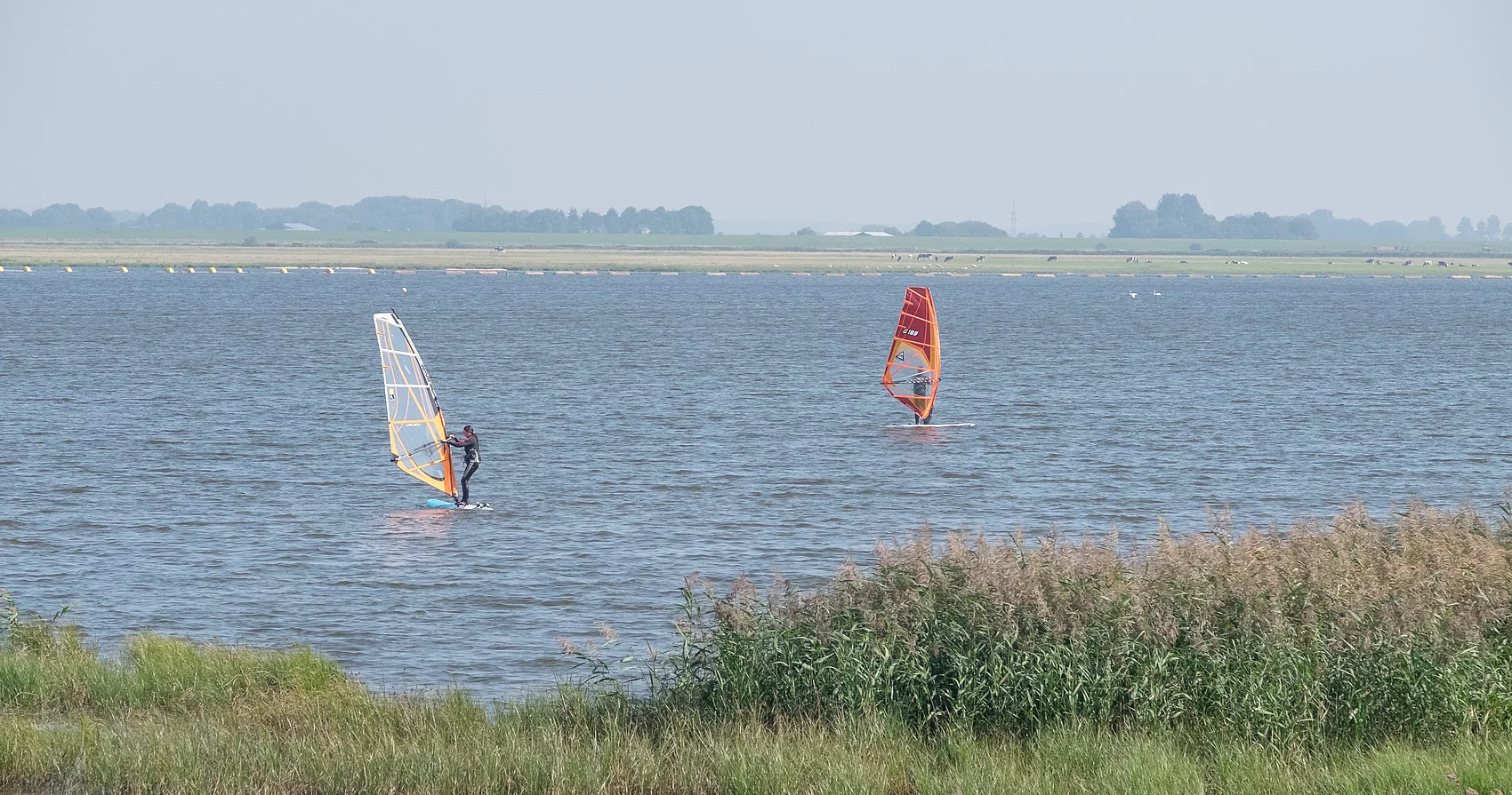 Surfer im Speicherbecken