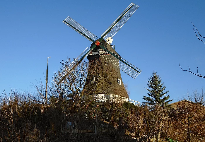 Südermühle bei herrlich blauem Himmel